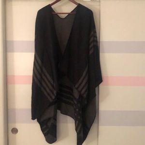 BB Dakota X Fab Fit Fun Reversible Cape